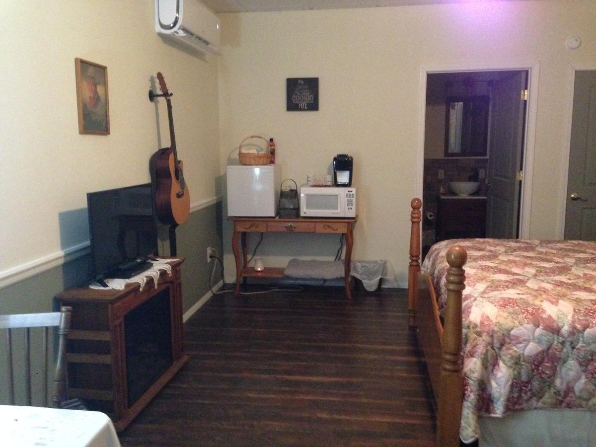 Marshfield Swan Song Inn المظهر الخارجي الصورة