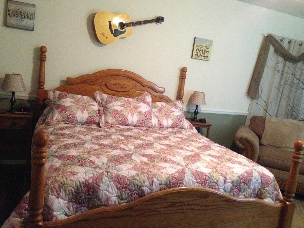 Marshfield Swan Song Inn المظهر الخارجي الصورة
